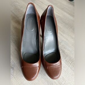 Calvin Klein brown pumps | size 6